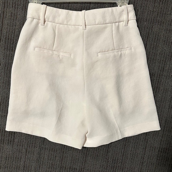 Aritzia Wilfred Effortless Shorts Mid Thigh - Picture 3 of 3